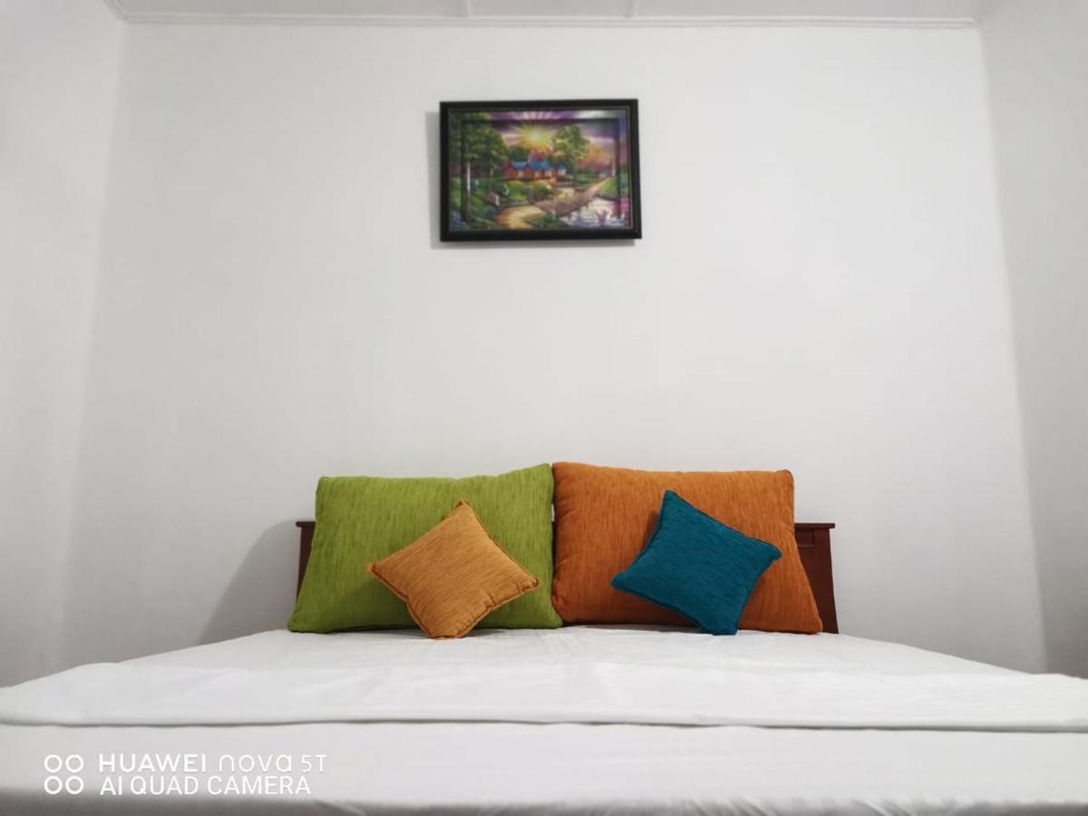 Bee Cottage Негомбо Экстерьер фото