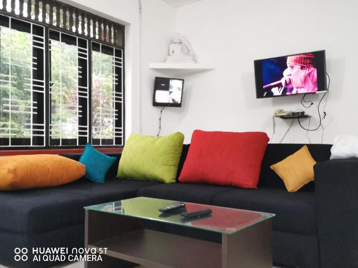 Bee Cottage Негомбо Экстерьер фото