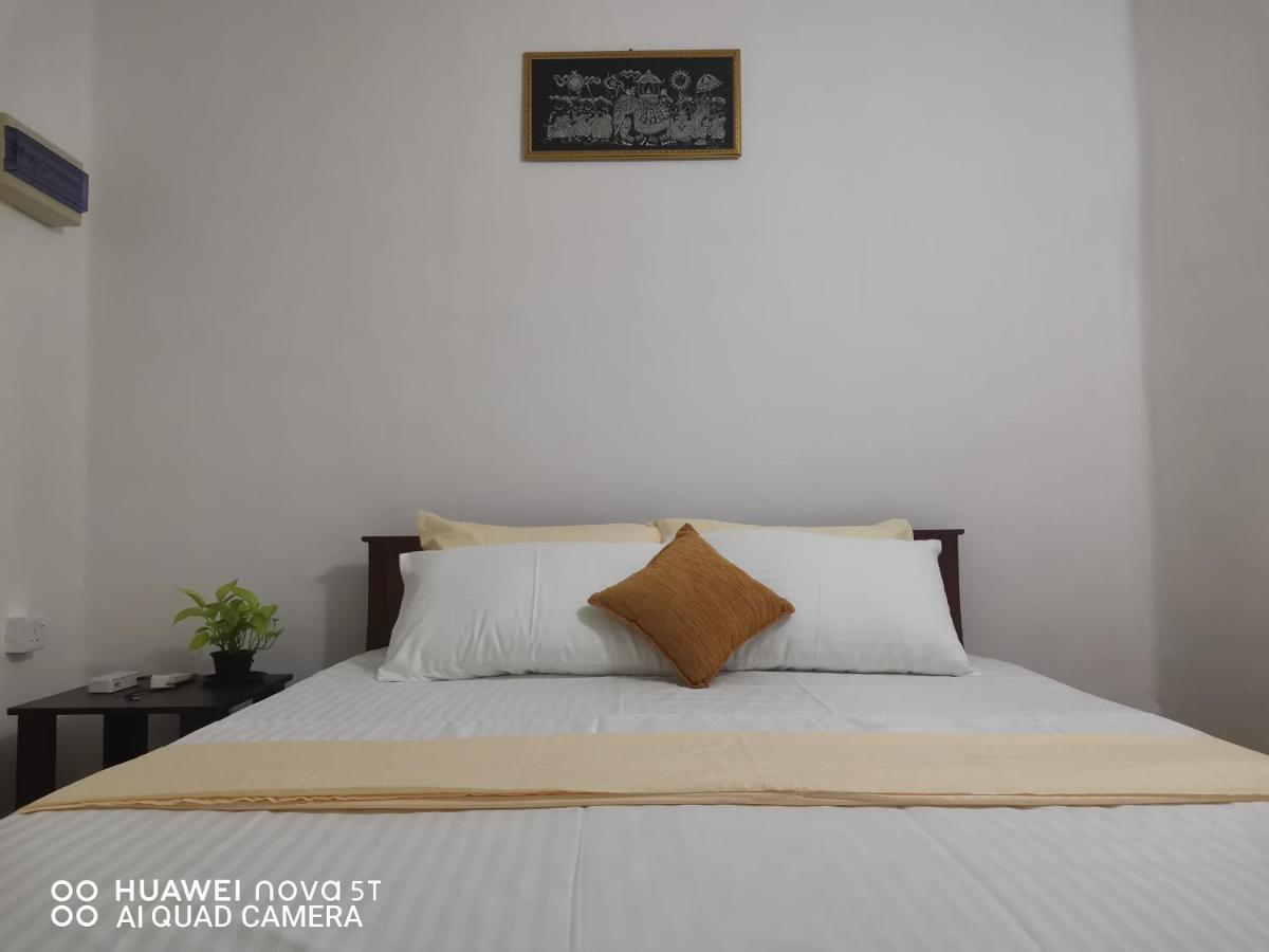Bee Cottage Негомбо Экстерьер фото