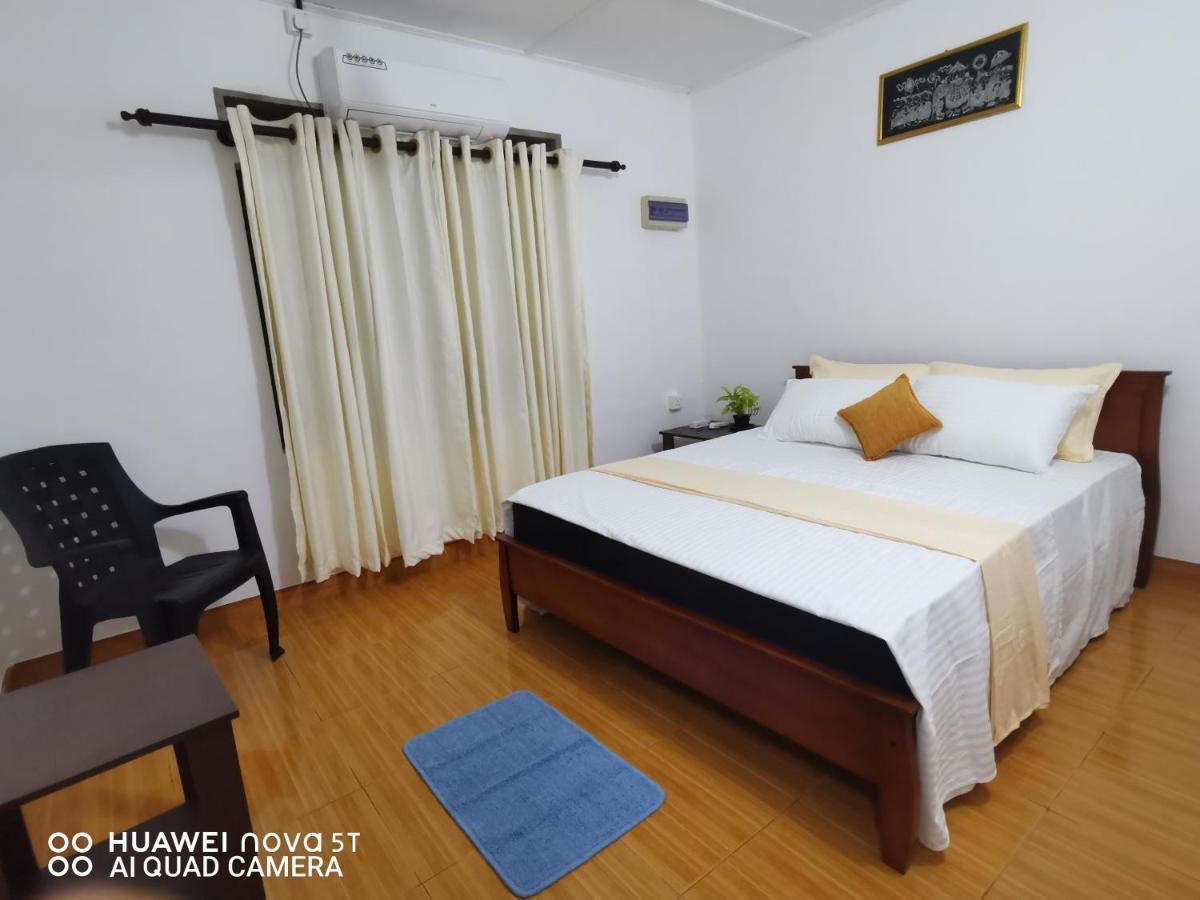 Bee Cottage Негомбо Экстерьер фото