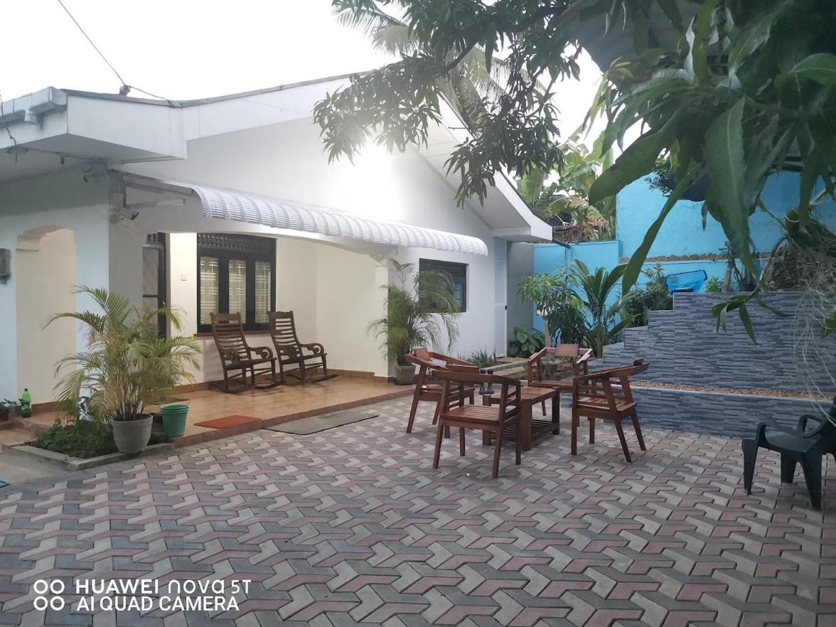 Bee Cottage Негомбо Экстерьер фото