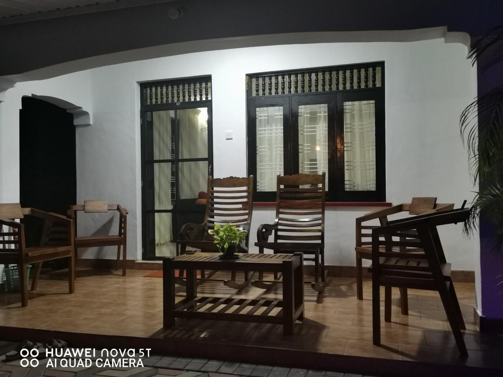 Bee Cottage Негомбо Экстерьер фото